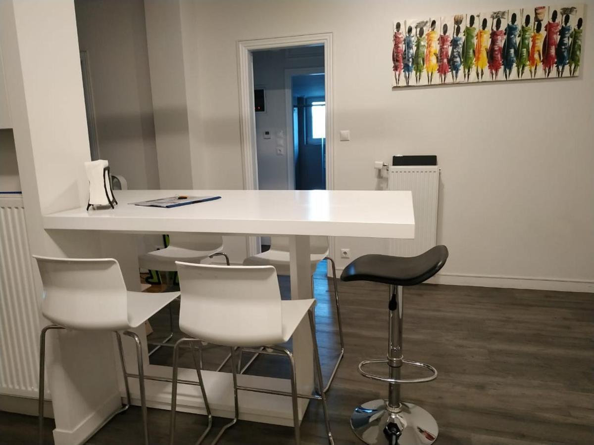 Fully Renovated, Family-Friendly Apartment, Next To A Huge Green Park, In Athens Center Exteriör bild